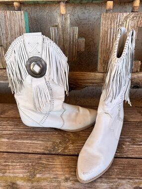 Woodbridge Fringe Western Boots 8.5 White Faux Leather Boho Cowboy Festival
